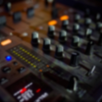  Киев. Ищем таланты. Нужна начинающая девушка DJ для интересного проекта. Стили дип хаус, прогрессив, психоделик, ликвид или близкие. | Lemon Agency