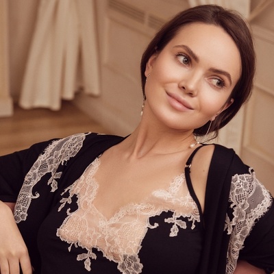 Потрібна модель-брюнетка для зйомки стріт-стайл. Дати зйомки 10-12 червня | Lemon Agency