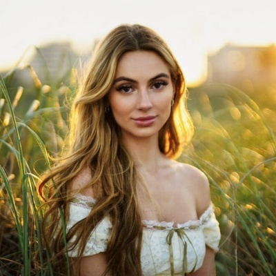 Фотограф шукає дівчата для зйомок у форматі прогулянки. | Lemon Agency