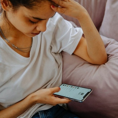 Шукаю молоду дівчину 18-20 років, teenager | Lemon Agency