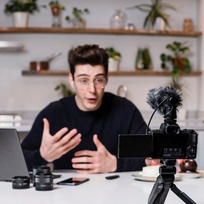 Шукаємо ВЕДУЧОГО на YouTube-канал про гаджети та техніку 📹💚 | Lemon Agency