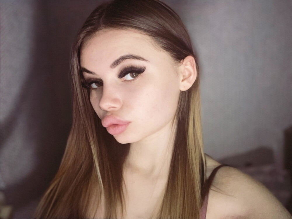 Аліна Коршикова