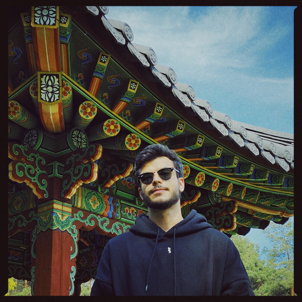 Давид Коротко