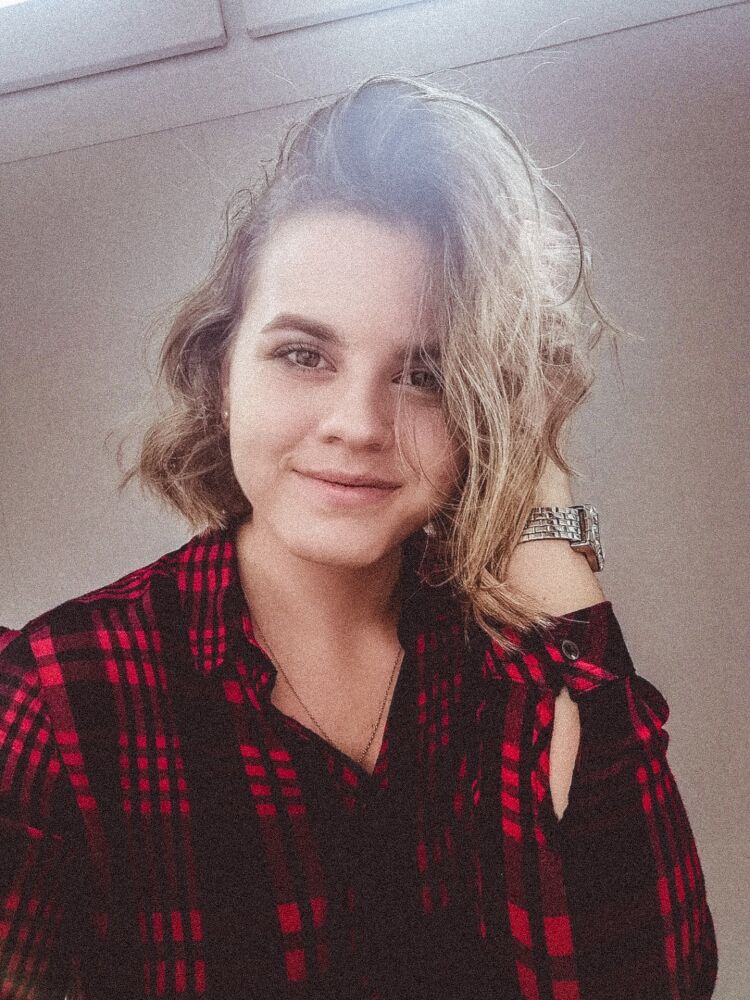 Арина Понежда